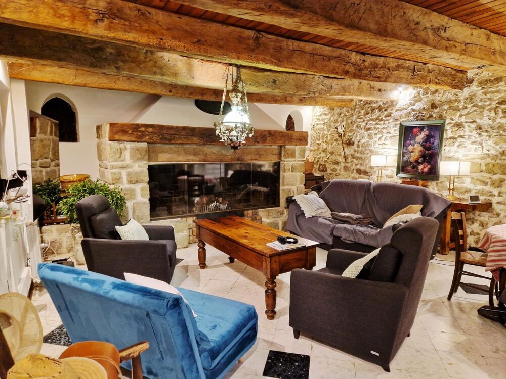 Vente Maison Domaine  – Ancienne ferme en pierre rénovée avec soin et pensé pour le confort du quotidien. L'installation moderne est assuré p Simiane-la-rotonde