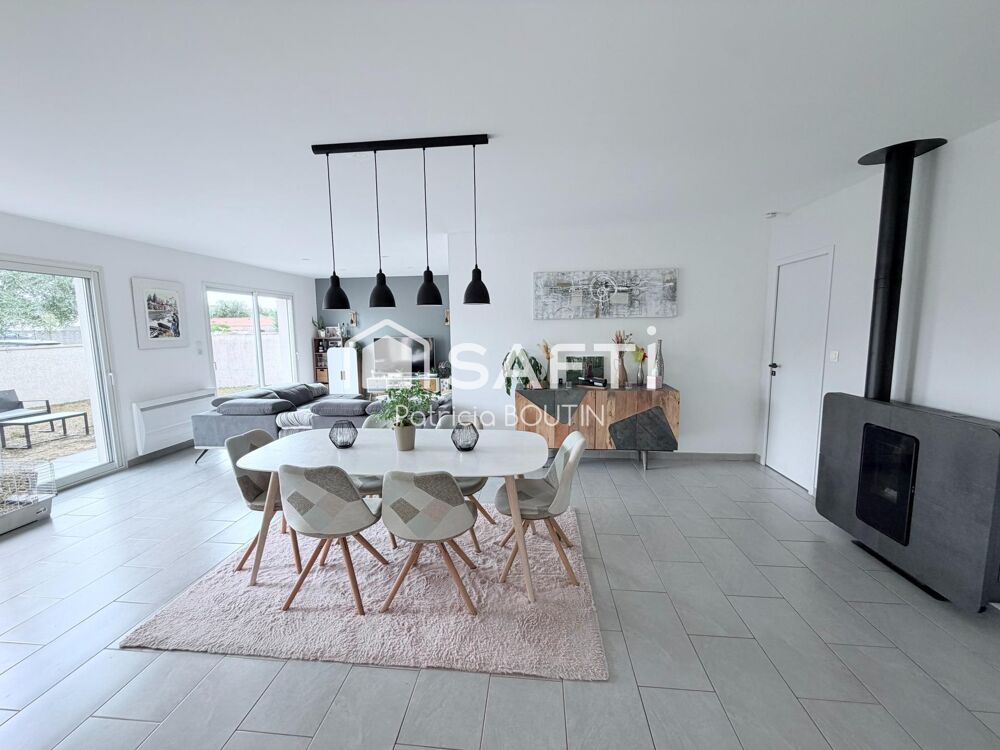 Vente Maison PAVILLON PLAIN PIED 5 CHAMBRES DONT UNE SUITE PARENTALE ET GARAGE A BENET ! Lesson