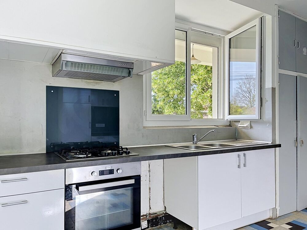 Grande maison familliale 174 m², 6 chambres, jardin.