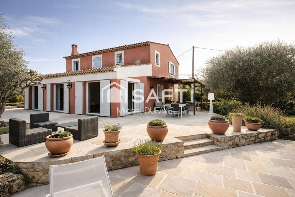 Bastide en pierre sur 3550 m² avec piscine