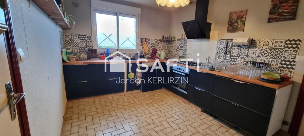 Vente Maison Maison 104 m², 6 pièces, 3 chambres, sur 609 m² de terrain, proche du bourg de Plougasnou Plougasnou
