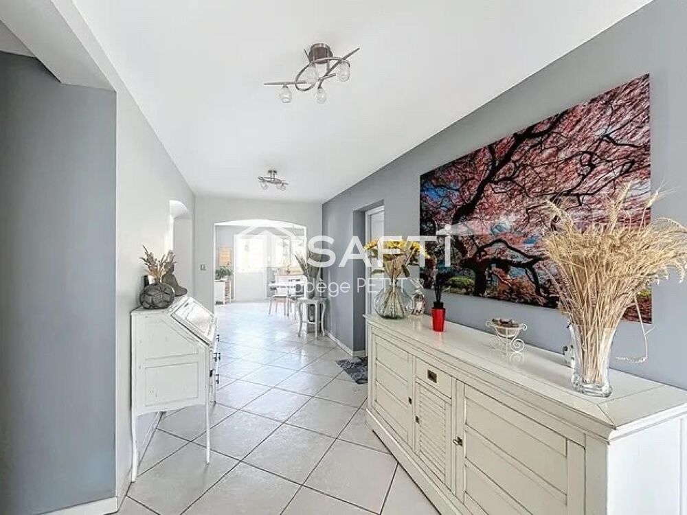 Maison de 230 m2 à Pournoy-La-Grasse , piscine chauffée, terrain de 2200 m2