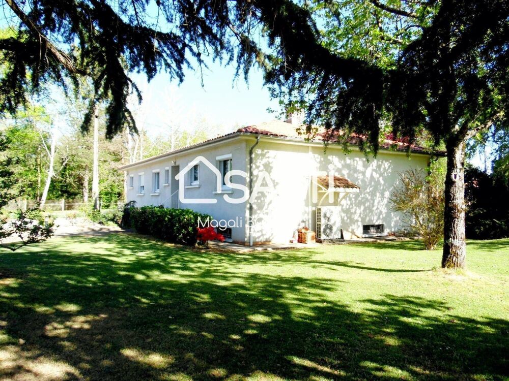 Vente Maison Maison de plain-pied T4 de 168m2, 3 chambres, grande terrasse, sous sol avec une cuisine, salle d'eau et une pièce polyvalente d Estancarbon