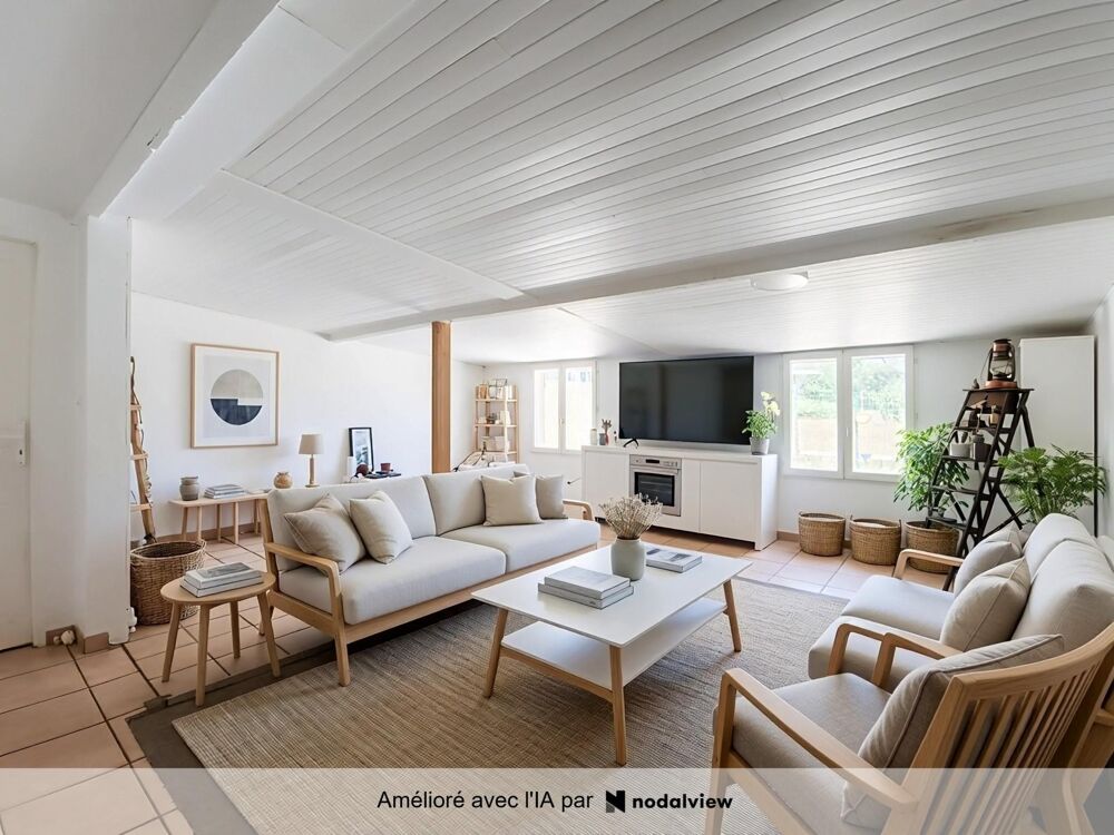 MAISON FAMILIALE AVEC PISCINE SUR 1.4 HECTARE DE TERRAIN