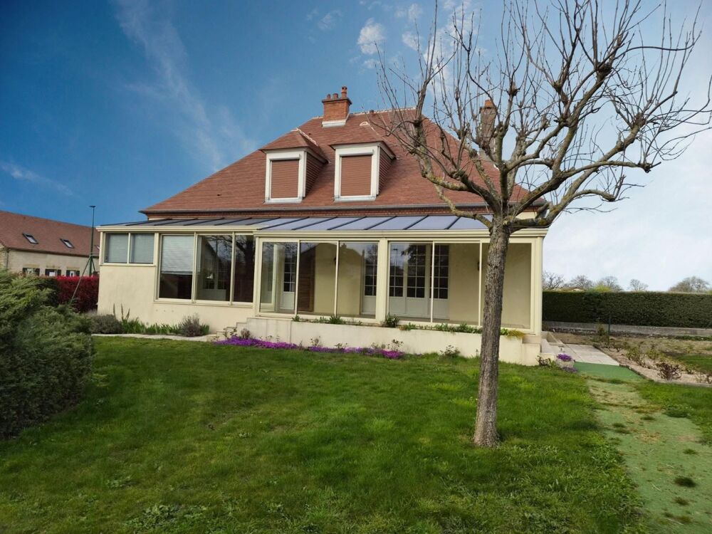 Superbe VILLA avec sous sol, terrain dépendances