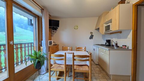   Studio cabine de 22 m2 avec balcon expos� sud et casier � ski offrant une vue d�gag�e sur les alpages et montagnes environnantes Appartement - 2 pi�ce(s) - 22 m�