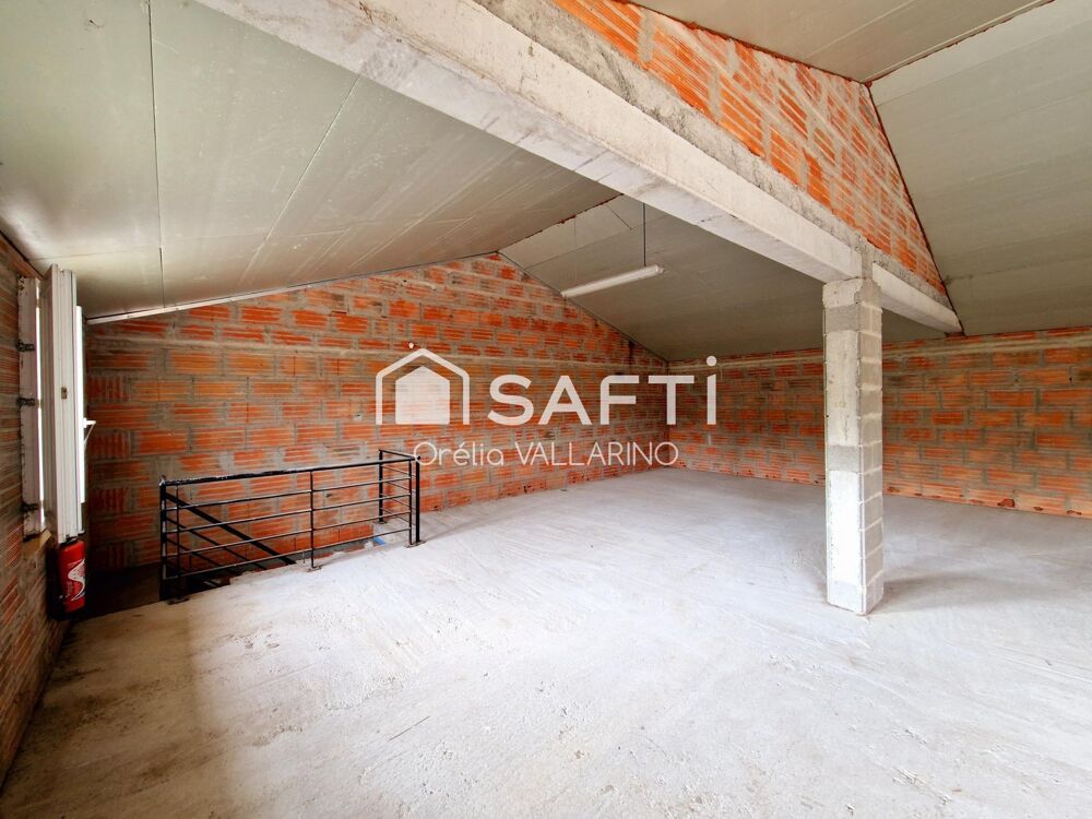 À vendre à Maransin  Bâtiment de 600 m² au fort potentiel