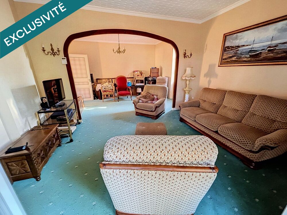 Vente Maison Cette jolie maison familiale avec un terrain clos et arboré. Segre en anjou bleu