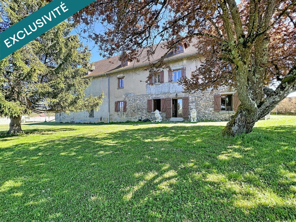 Maison dauphinoise, T7 terrain plat 3657 m², clos.