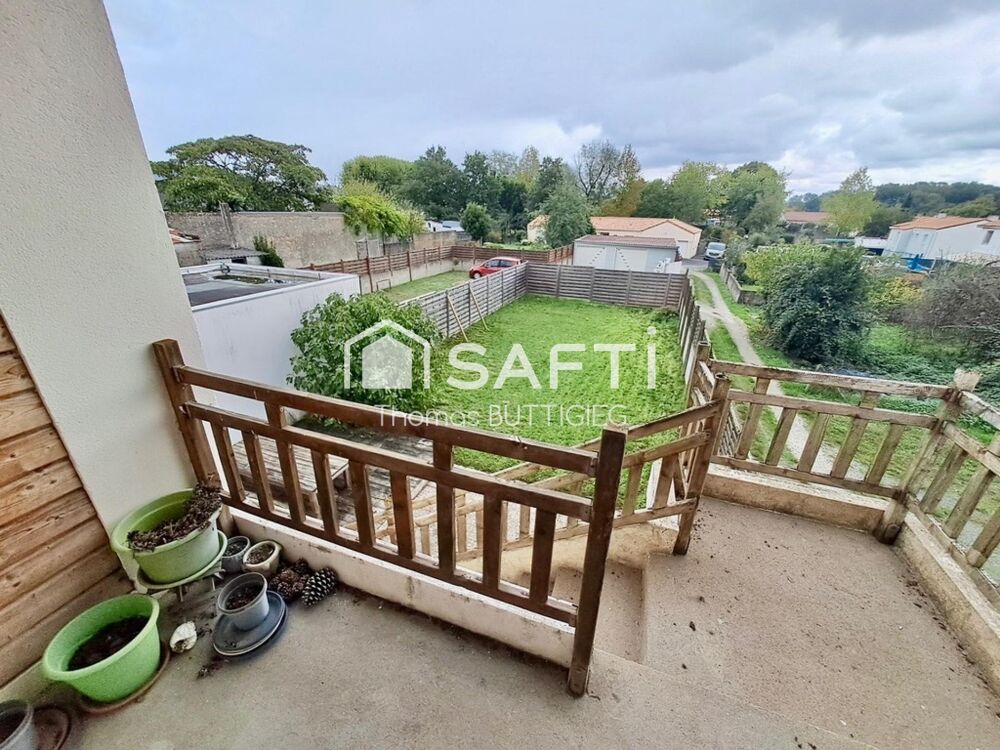 Vente Maison Maison spacieuse avec studio acoustique, garage et jardin. La planche