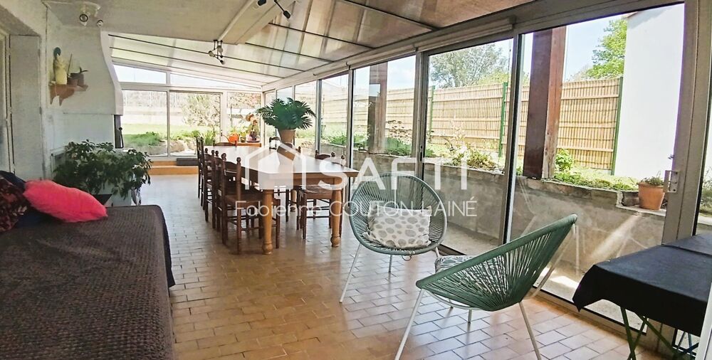 En ville d'Aizenay, maison 134m² avec 5 chambres.