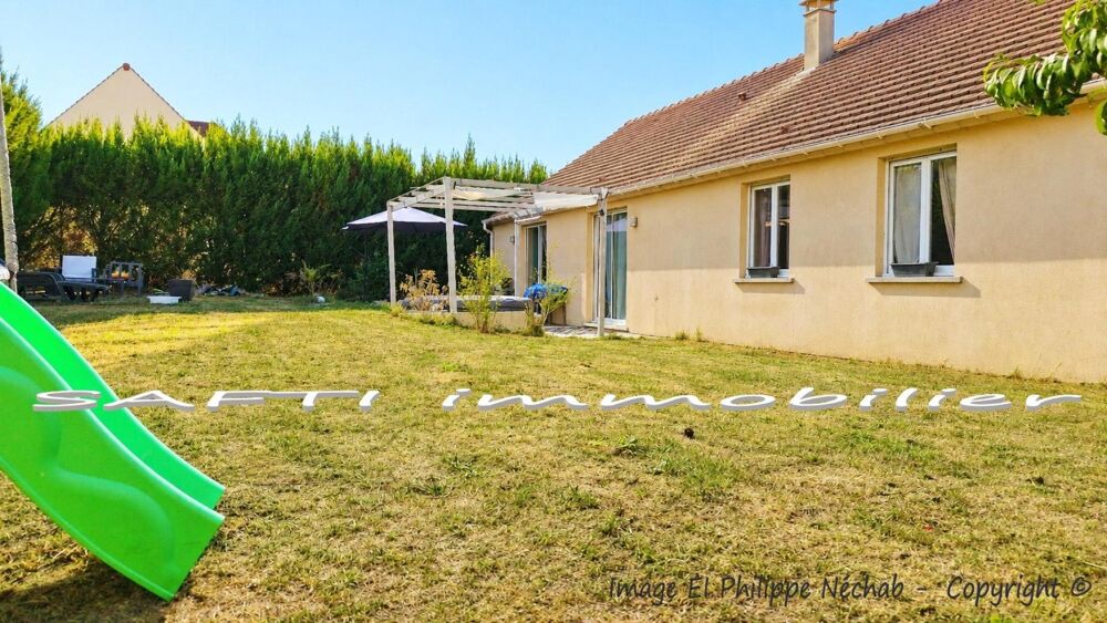 Plain-pied d 140m2 habitables / 3/4 chambres / 800m2 de terrain autour / classe energétique "C" / année de construction : 2006