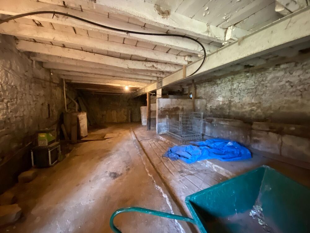 Vente Maison Voie verte offrant un fort potentiel pour le développement de nombreux projets touristiques, artisanaux ou agricoles. Larroque-toirac