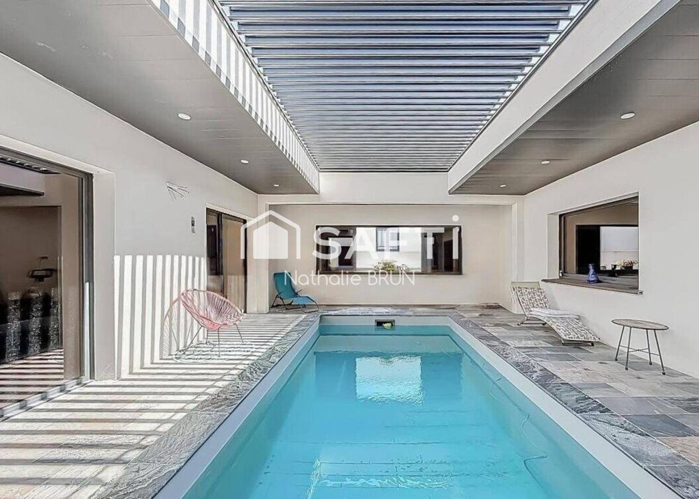 Villa contemporaine de plain pied de 240 m² sur 801 m² de terrain