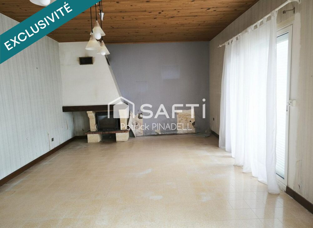 Maison d'habitation de type T6, composée de 5 chambres, 3 salle de bains, 2 wc, 1 cuisine et 1 salon salle à manger.