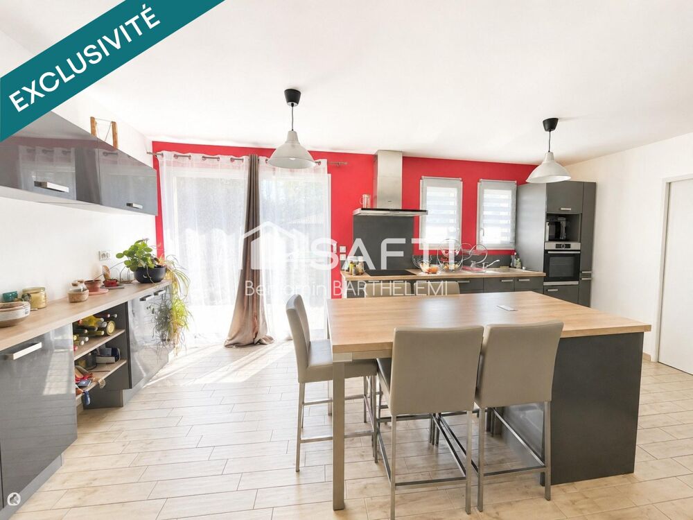 Maison 2018, bien entretenue avec de beaux volumes
