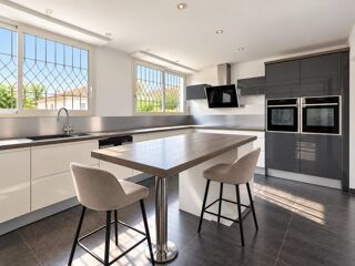  Maison à vendre 10 pièces 285 m²