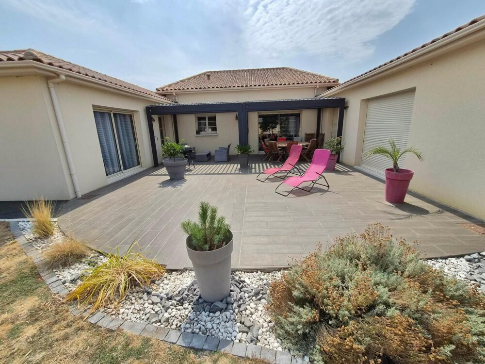 Vente Maison 100% Plain-pied, Très belles prestations pour cette demeure contemporaine qui associe modernité, environnement campagnard, accue Chatellerault