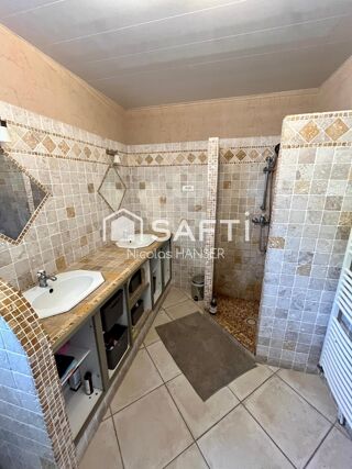  Maison � vendre 9 pi�ces 241 m�