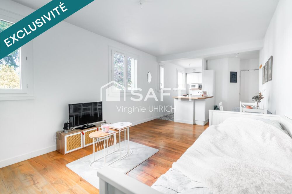 Vente Appartement STUDIO de charme, RÉNOVÉ, de 32m2, CARREZ, AVEC GRANDE CAVE, à Maurepas, en zone piétone, au calme et proche de toutes commodité Maurepas