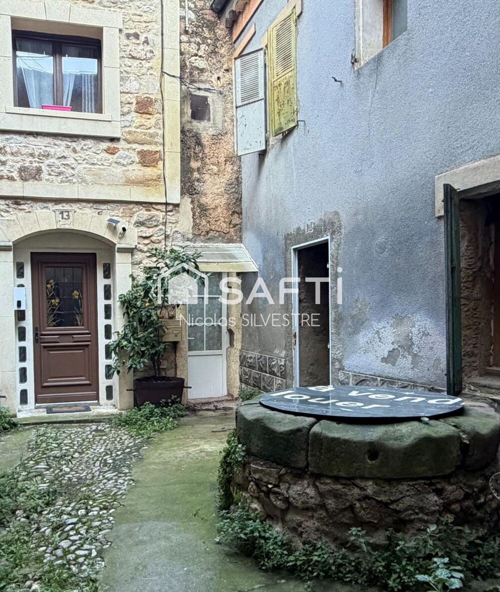Petite maison de village à rénover.