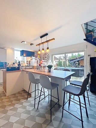  Maison � vendre 8 pi�ces 251 m�