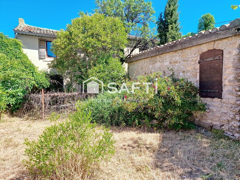 Robion  Bastide du XIXe siècle à rénover avec dépendances