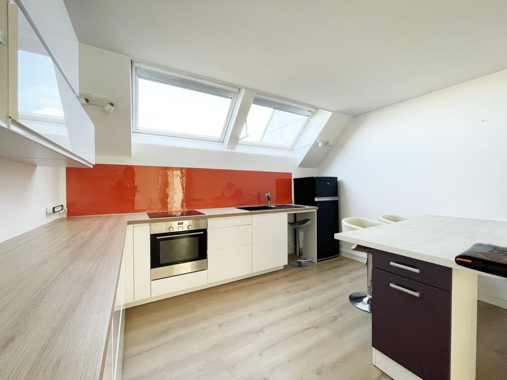 Duplex T4 lumineux de 103 m² - Île de Nantes  Place Galarne