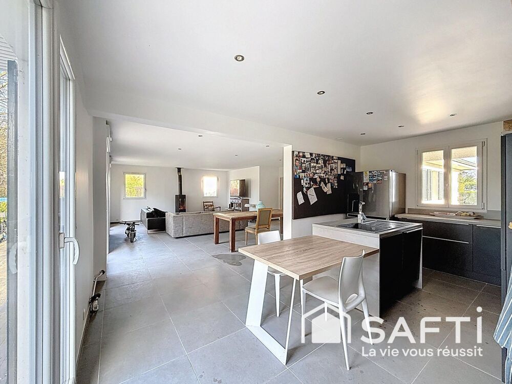 Vente Maison Maison de plain-pied de 130 m2, 3 chambres, terrain de 916 m2 Lesigny