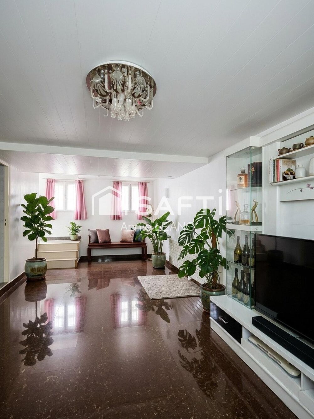 Vente Maison Maison 119m² calme & isolée (DPE D), 6 ch, cour & allée vélos, T1 à 2min / M7 à 12min ! La courneuve