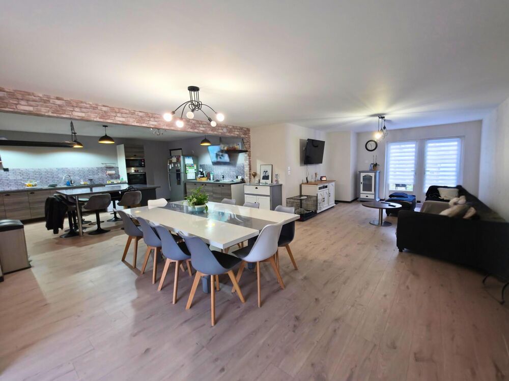 Longère rénovée 290 m², 10 pièces, Pommereuil