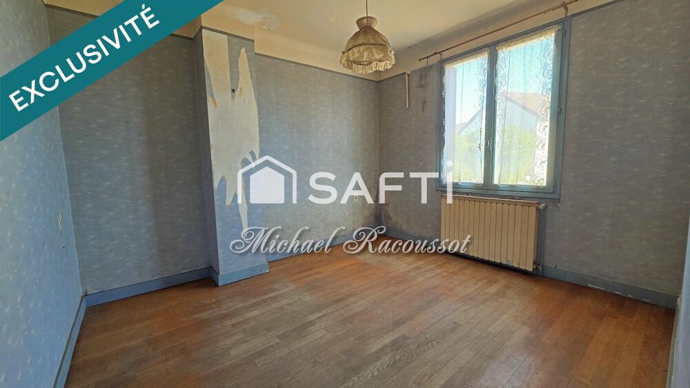 Maison de 100 m² à rénover  3 chambres  Garages et jardin