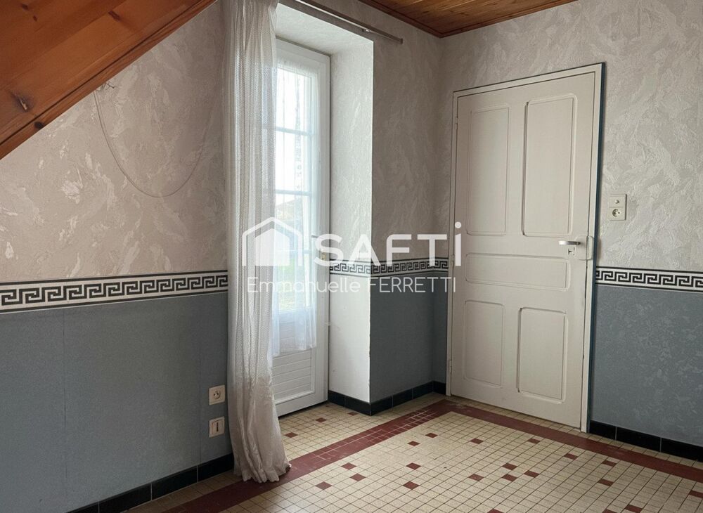Ancienne ferme en pierre  130 m² habitables + dépendances  12 km des plages