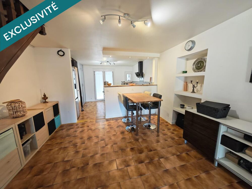 Vente Maison Maison de village avec 2 logements T2, terrasse et stationnement Les mees