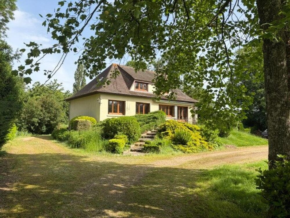 Grand pavillon sur beau terrain et sous-sol complet