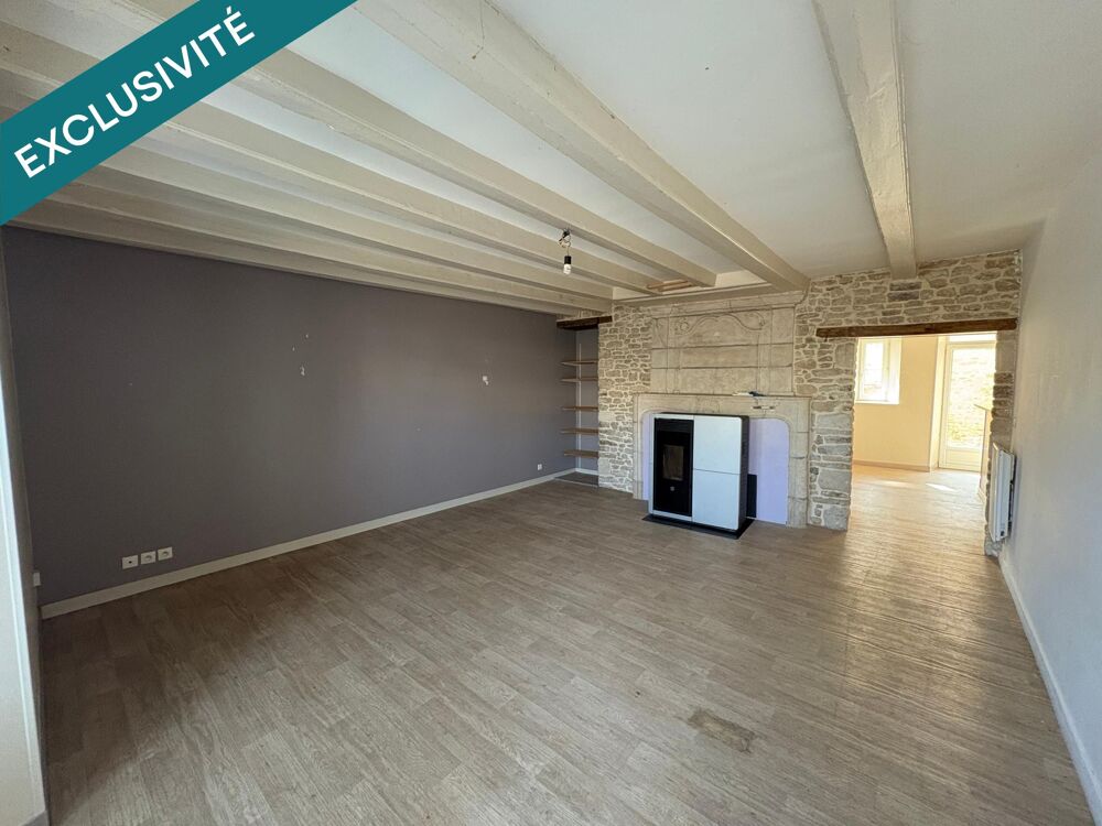 Maison avec extérieur et garage