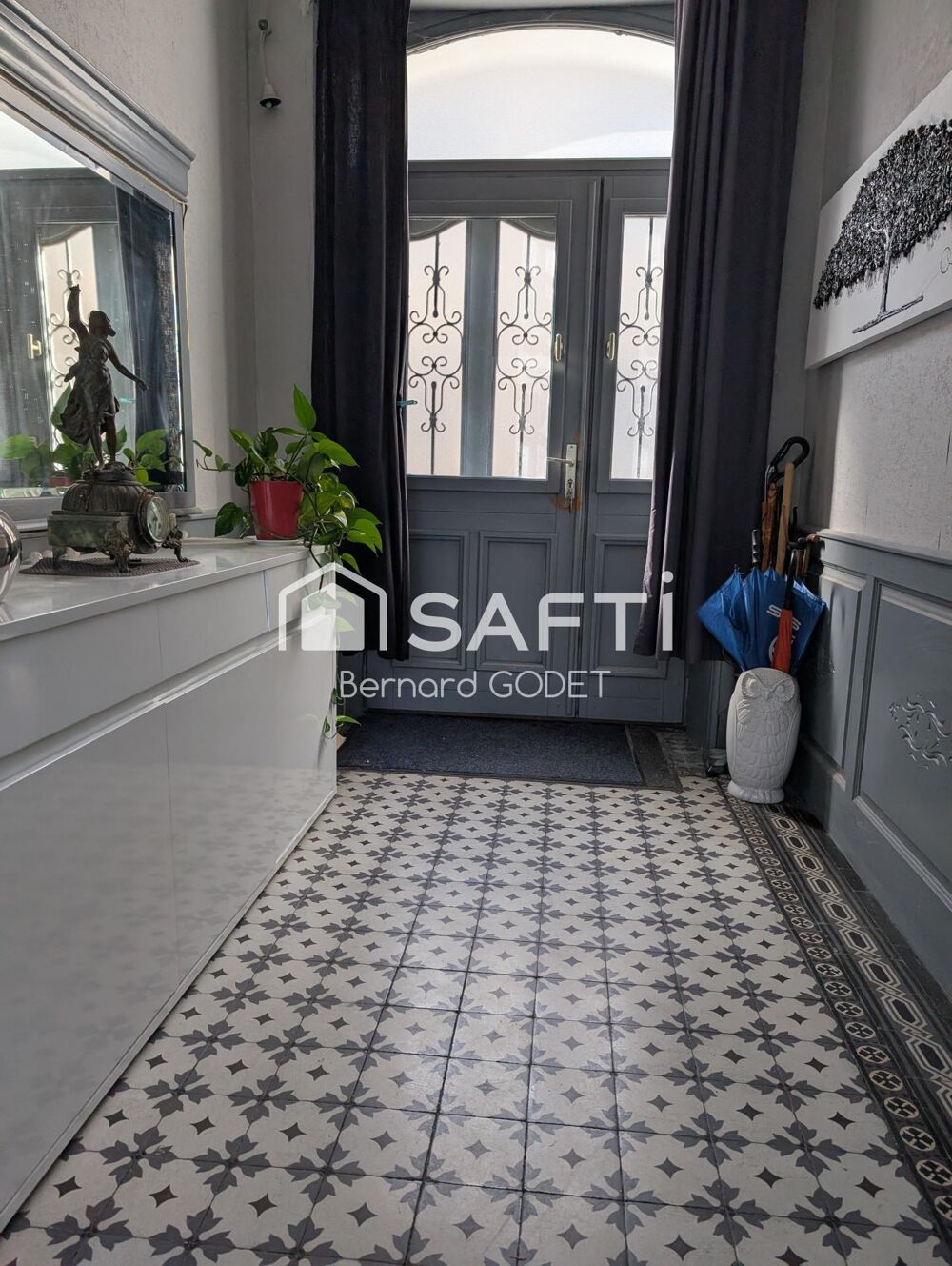 Vente Maison Maison de caractère rénovée + studio locatif en centre-ville. Ruffec
