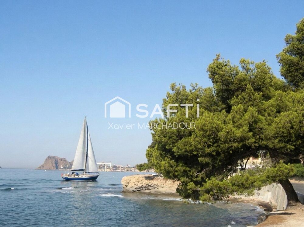 LA CIOTAT  STUDIO AVEC TERRASSE ET APERÇU MER