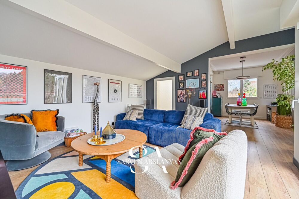 Maison familiale rénovée 180 m², terrain 350 m², métro à 500 m, écoles et commerces à pied