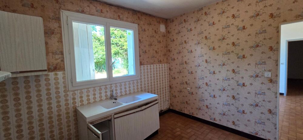 Belle maison 3 chambres, terrain clos centre bourg