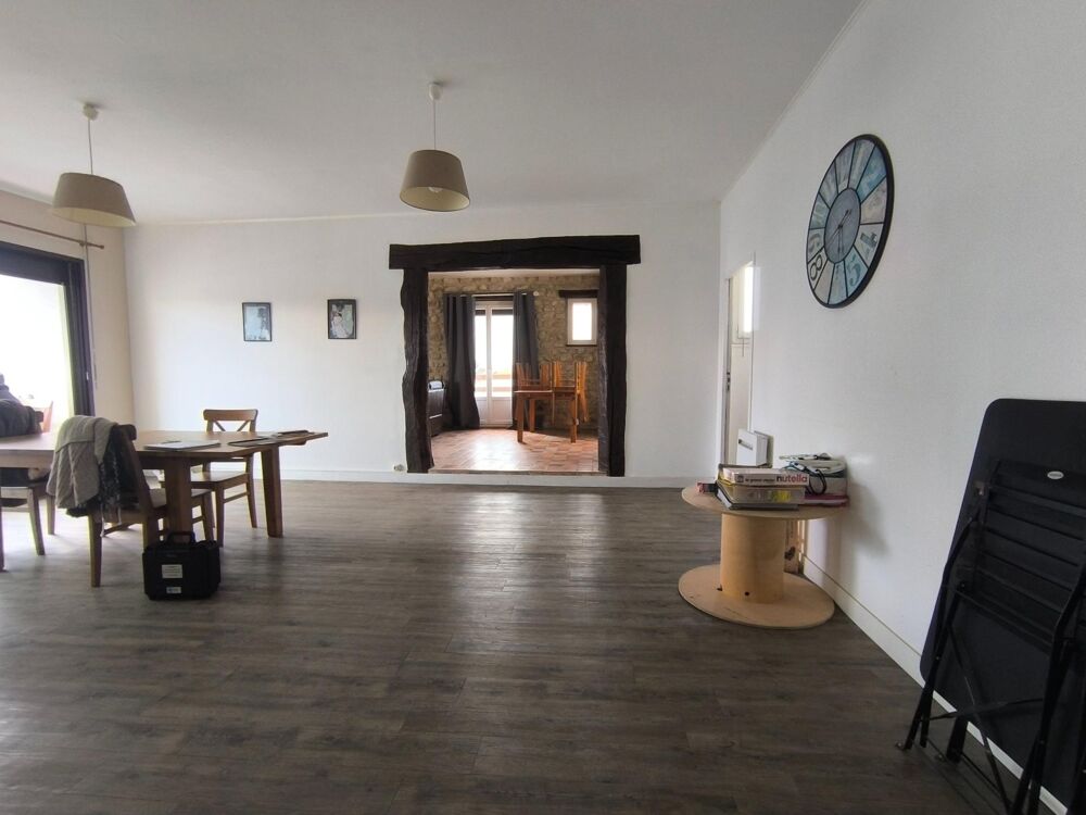 Vente Immeuble IMMEUBLE RENTABLE  – CENTRE RUELLE ! 5 chambres – Idéal colocation – Produit rare à forte rentabilité ? Ruelle-sur-touvre