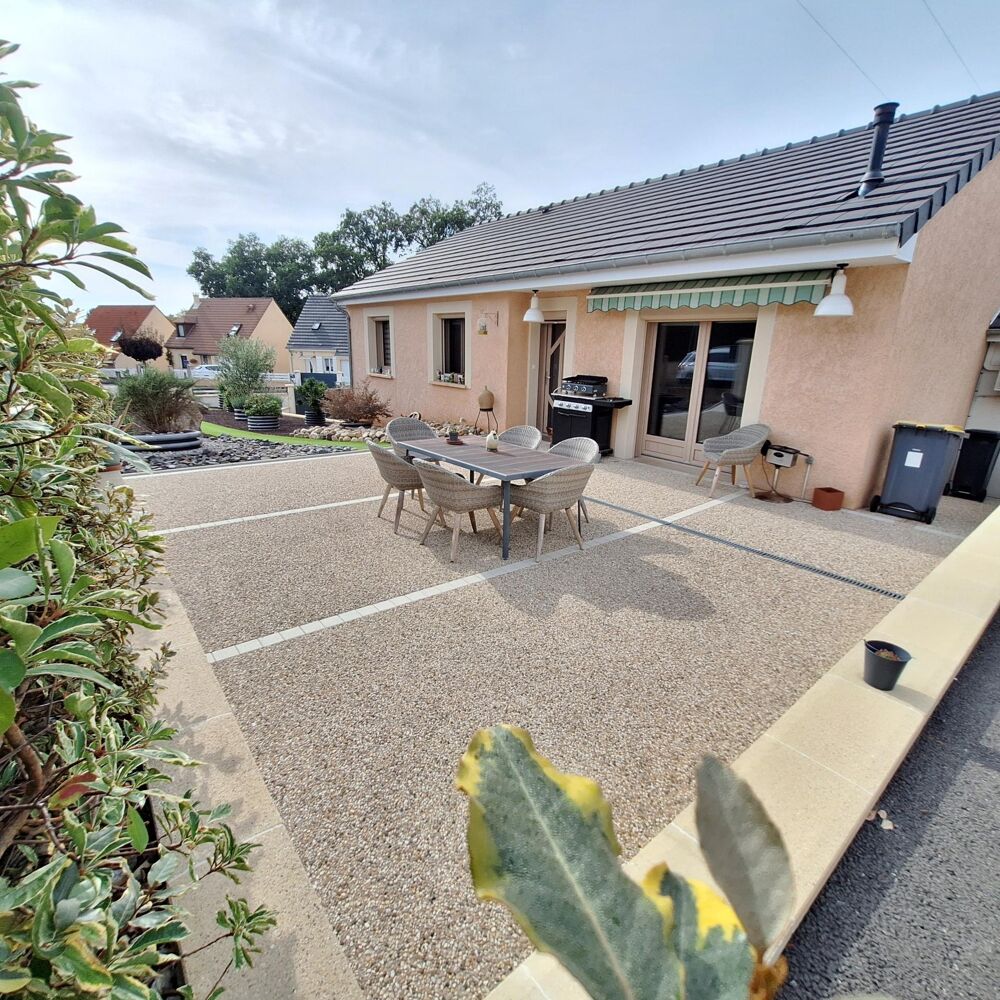 Pavillon accès plain-pied avec studio indépendant .