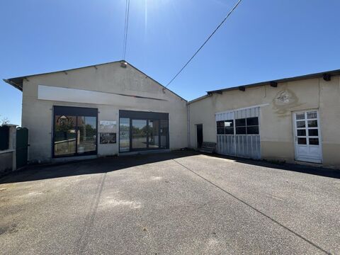 Ancien garage avec magasin 160000 03130 Le bouchaud