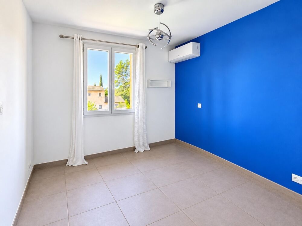 Vente Maison Villelaure – Maison récente avec piscine et trois chambres dans le Luberon Villelaure
