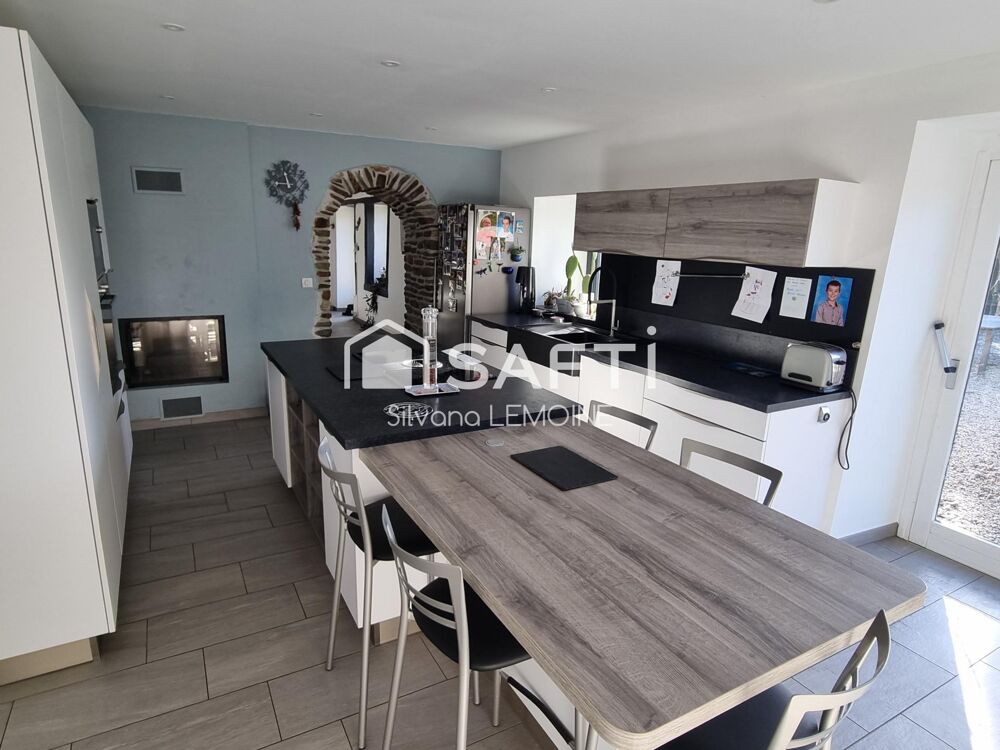 Vente Maison Longère d'environ 200 m2 habitables avec vie de plain-pied Meneac
