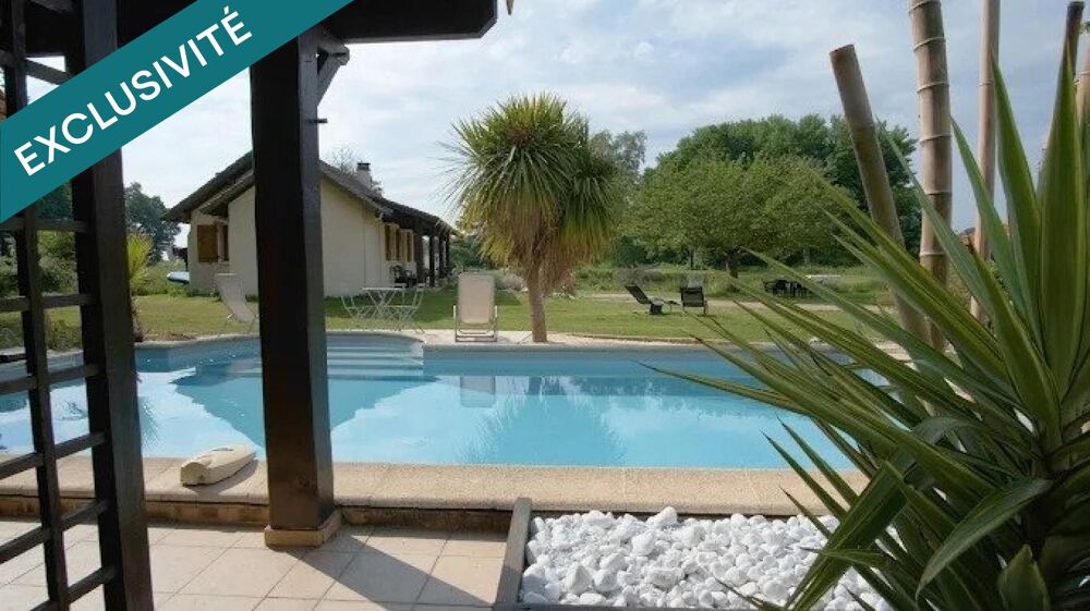 Maison avec étang privé, piscine et dépendances