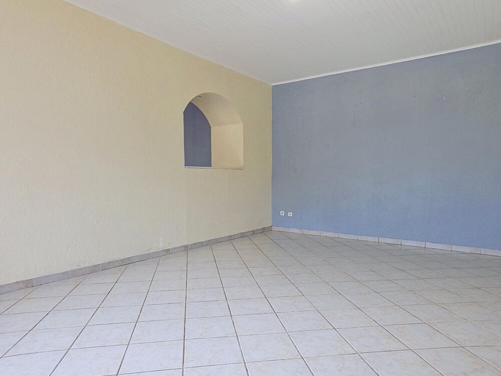 Vente Maison Maison en pisé, avec dépendance et cave voutée Bizonnes
