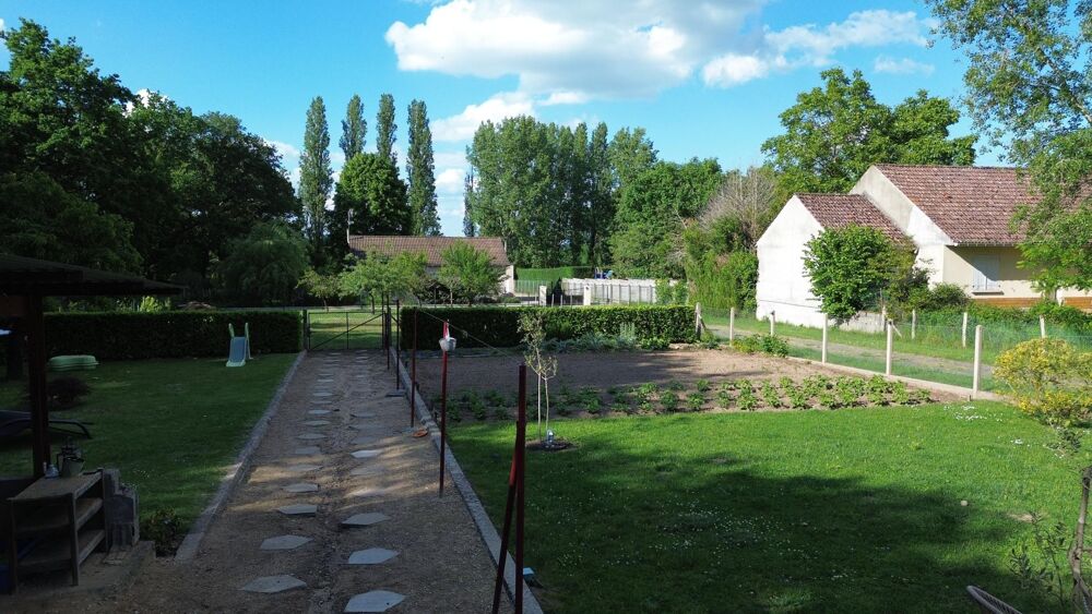 Location Maison A louer à Tracy sur Loire, maison de 67 m² sur 1963 m² de terrain. Tracy-sur-loire