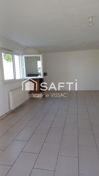  Immeuble à vendre 210 m² Saint-agnant