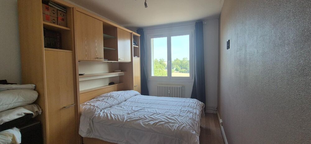 Bourg-en-Bresse  Bel appartement T4 rénové à deux pas de léglise de Brou